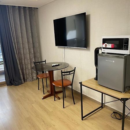Spacious Luxury Condo W/ Kitchen Beside Hilton Clark D'Heights Angeles Buitenkant foto