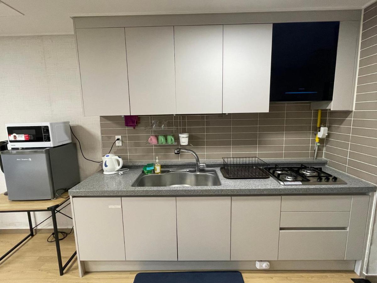Spacious Luxury Condo W/ Kitchen Beside Hilton Clark D'Heights Angeles Buitenkant foto